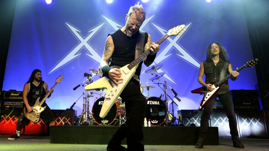 Watch the one time Metallica have ever performed emotional instrumental To Reside Is To Die reside