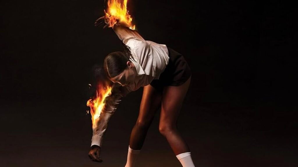 St. Vincent’s very good All Born Screaming provides up thrillingly unfiltered reflections upon lifestyles, demise, and all of the chaos that happens between the ones two inevitabilities