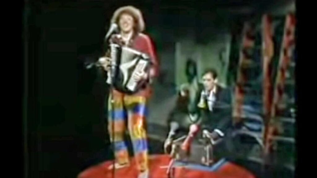 The surreal second The us stuck its first sight of “Bizarre Al” Yankovic