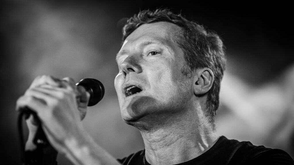 “There is something of the spiky post-punk and electro-pop track of the early Nineteen Eighties that captivated me as an adolescent.” Tim Bowness broadcasts first album for brand new label Kscope