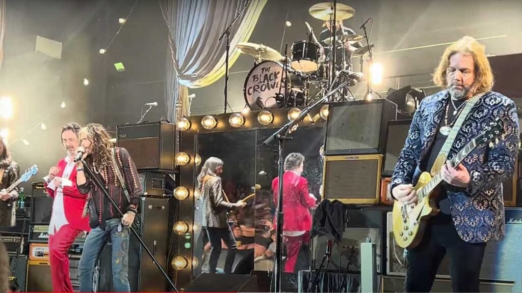 Watch Steven Tyler sign up for the Black Crowes onstage for a rip-snortin’ romp thru Mama Relatives in London