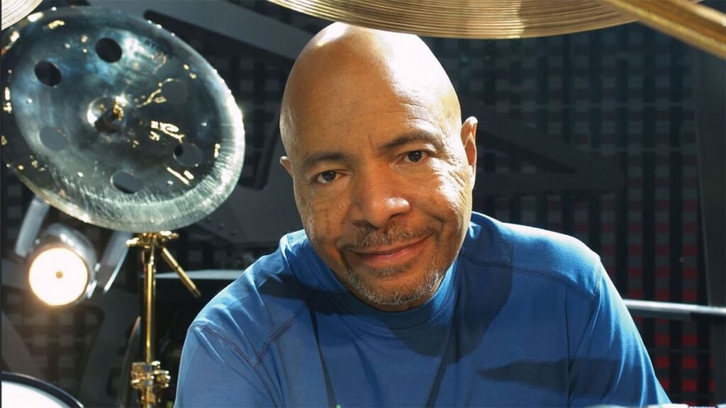 “Fanatics say, ‘You had been a part of the band.’ I used to be by no means a part of the band… I used to be an worker. And all issues come to an finish”: Chester Thompson’s profession out and in of Genesis “Fanatics say, ‘You had been a part of the band.’ I used to be by no means a part of the band… I used to be an worker. And all issues come to an finish”: Chester Thompson’s profession out and in of Genesis