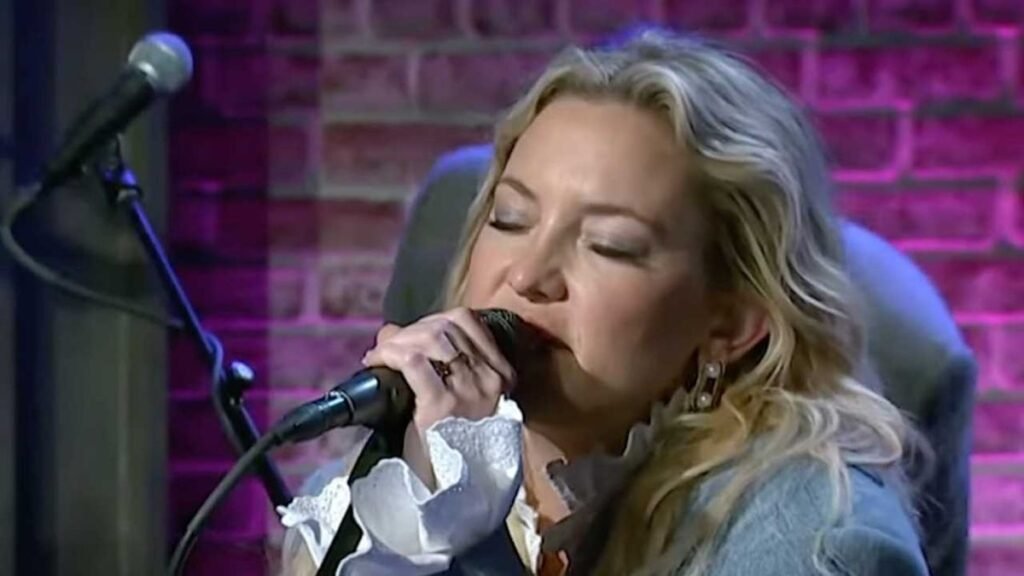 Watch Hollywood celebrity Kate Hudson sing the Stone Temple Pilots vintage Vasoline Watch Hollywood celebrity Kate Hudson sing the Stone Temple Pilots vintage Vasoline