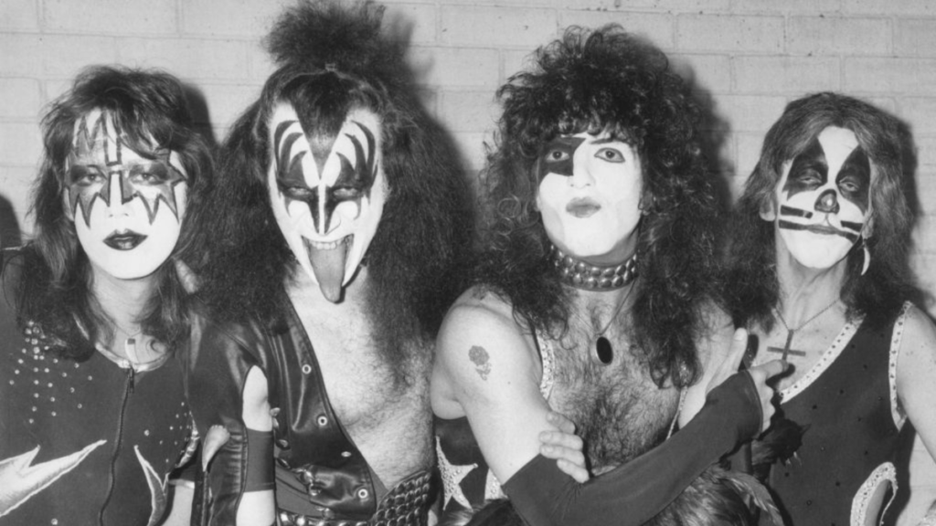 Gene Simmons needs he was once more difficult on former Kiss contributors Ace Frehley and Peter Criss over their substance abuse problems