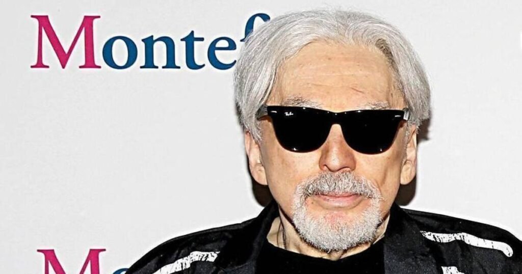 Rock song trade’s center of glass Rock song trade’s center of glass