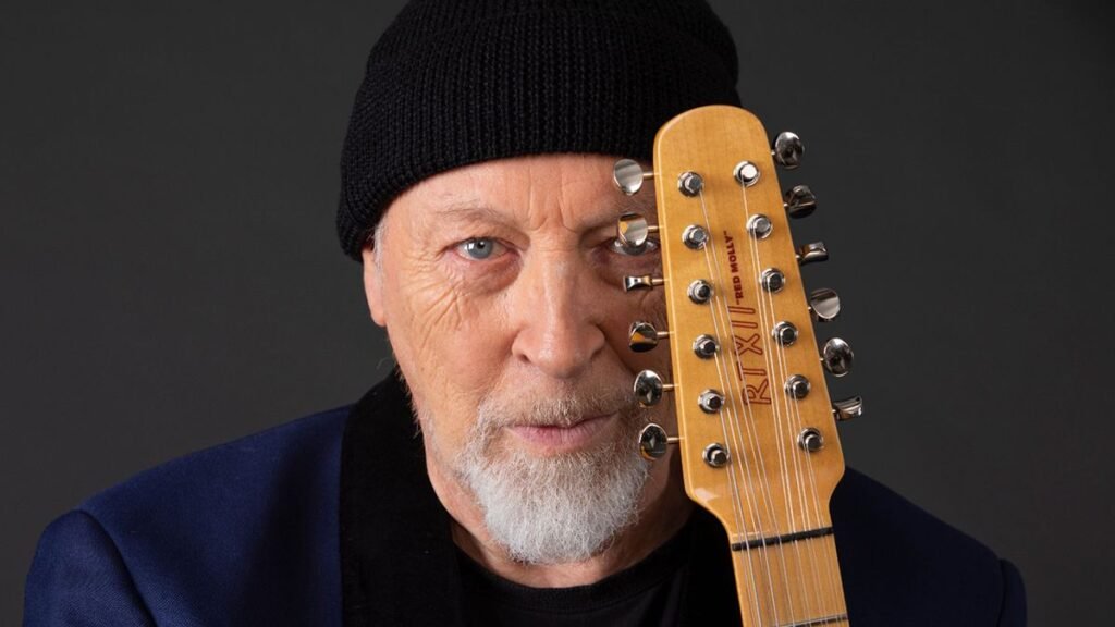 Richard Thompson replaces Trevor Horn at Cropredy Pageant