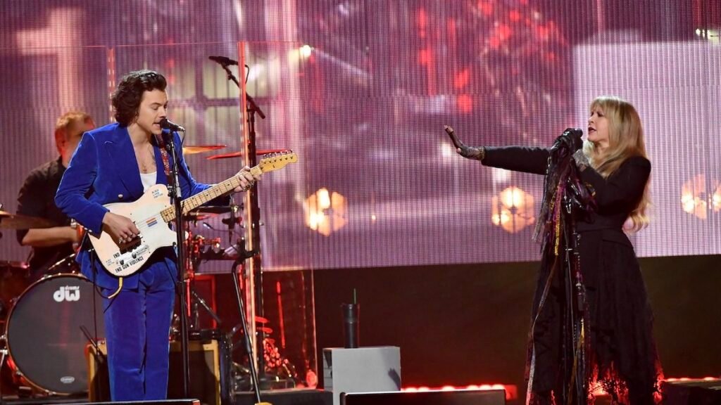 Watch ex-One Path superstar Harry Types sign up for Stevie Nicks onstage in London to sing two vintage songs by means of the Fleetwood Mac legend