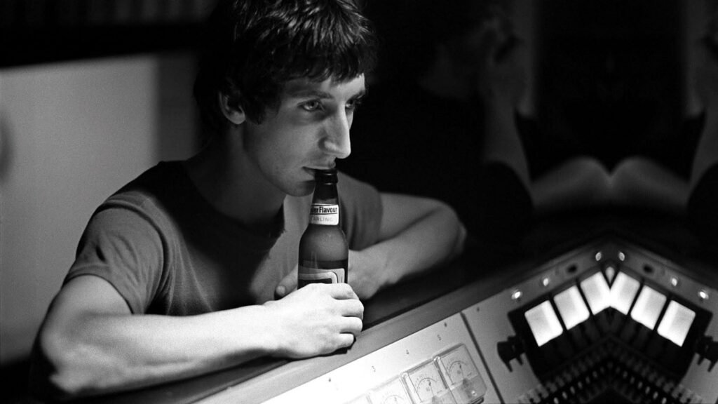 10 Easiest Pete Townshend Songs of All Time